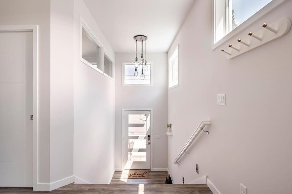 Comfy Family Home, Walkable Neighborhood + Patio! Portland Kültér fotó