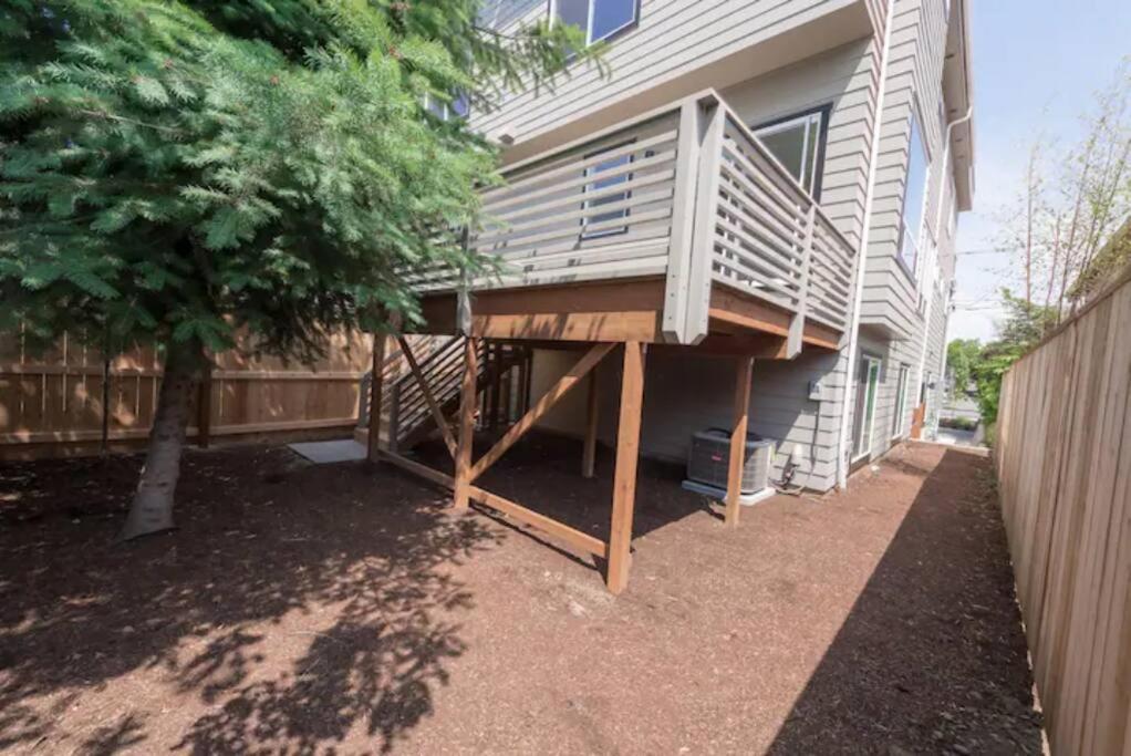 Comfy Family Home, Walkable Neighborhood + Patio! Portland Kültér fotó