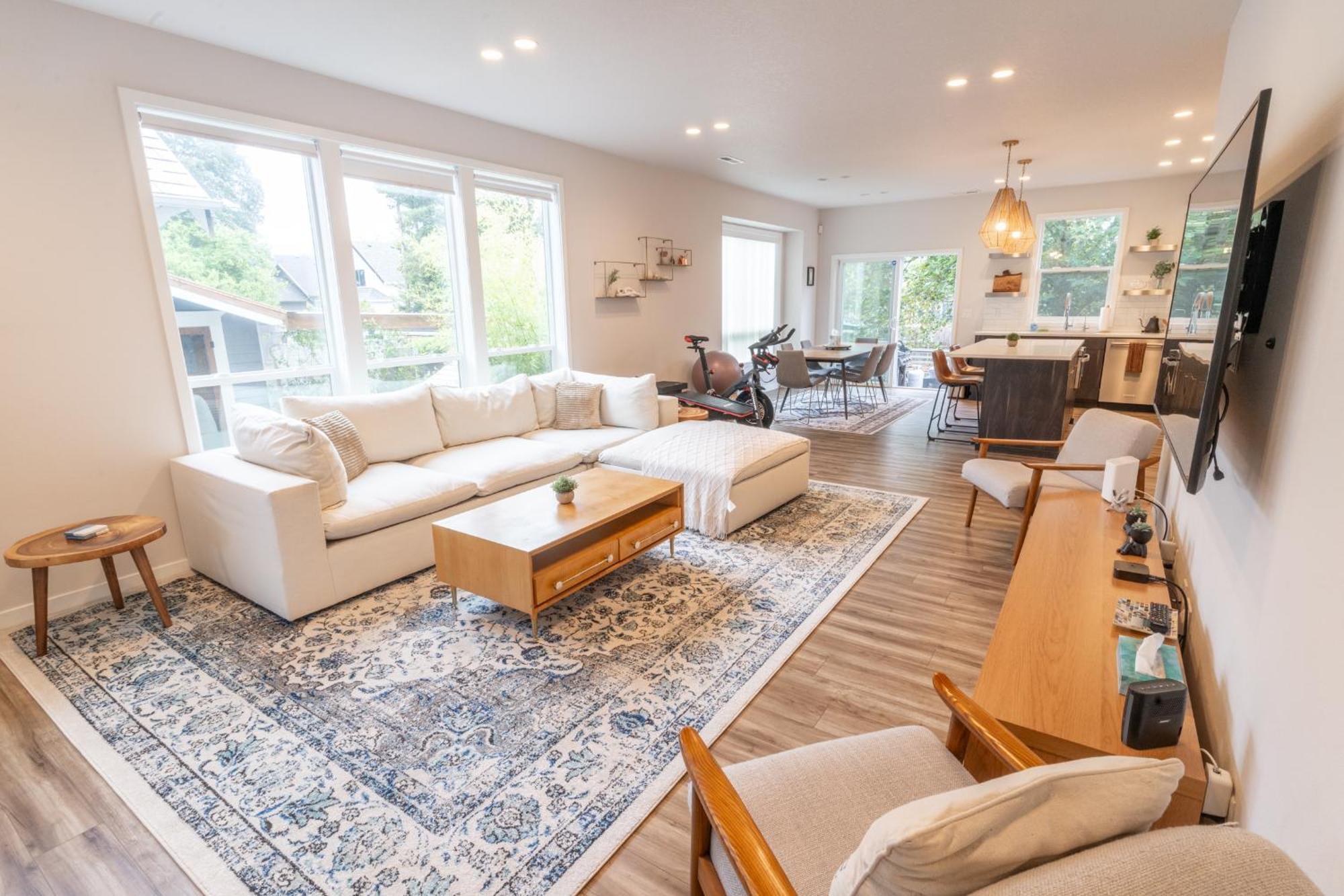 Comfy Family Home, Walkable Neighborhood + Patio! Portland Kültér fotó
