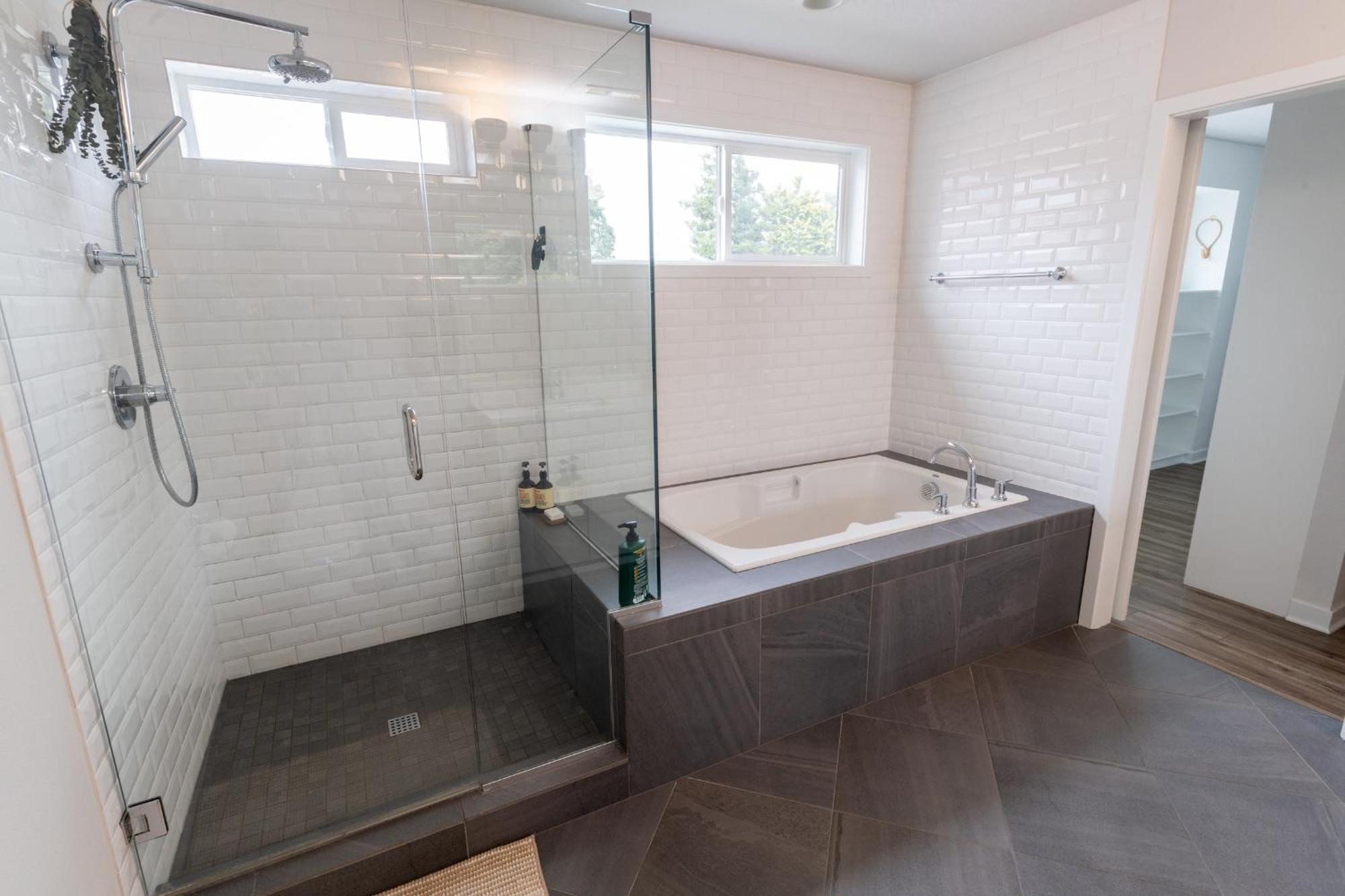 Comfy Family Home, Walkable Neighborhood + Patio! Portland Kültér fotó