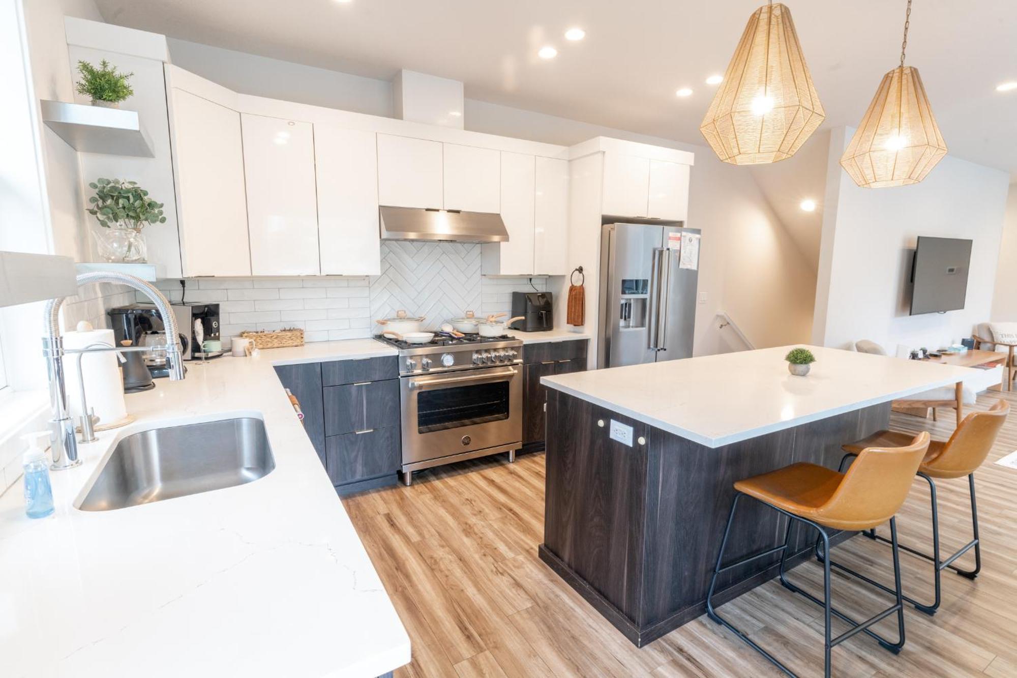 Comfy Family Home, Walkable Neighborhood + Patio! Portland Kültér fotó